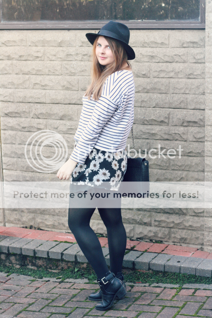 outfit photo, striped top, floral shorts, topshop fedora