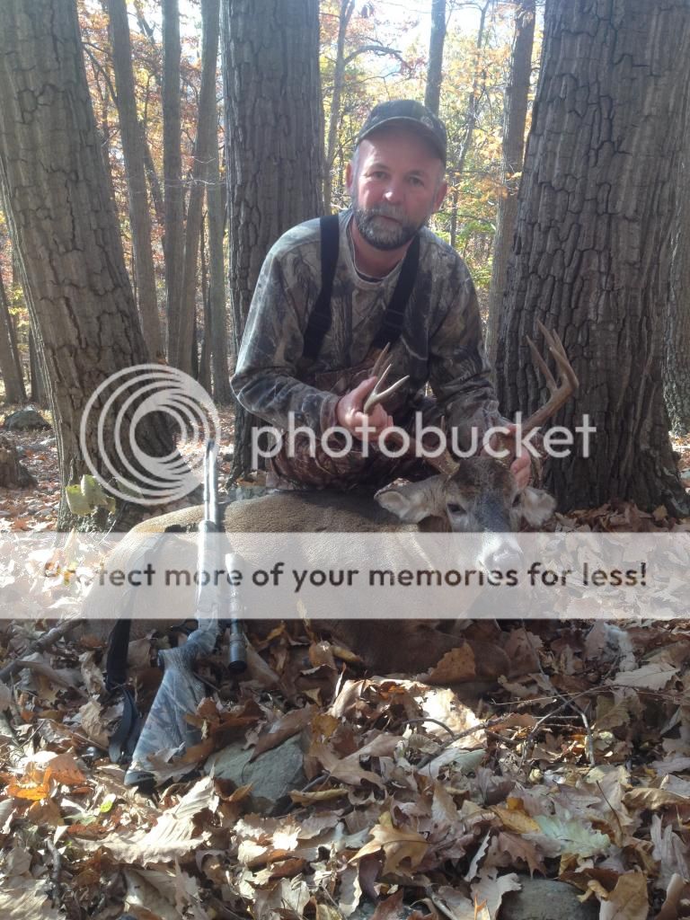  photo ReeceHensley-MuzzleloaderBuck11ptTakenNov92014b_zps5f440e46.jpg